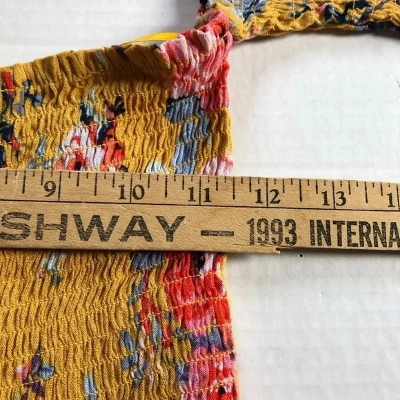 Off Shoulder Floral Top - Picture 6 of 11